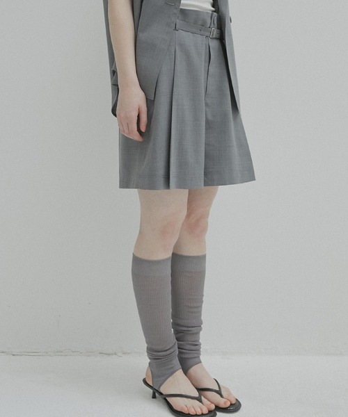 ルシェルブルー　タックフレア　ショートパンツ　34 ルシェルブルー タックフレア ショートパンツ 34 - メルカリ