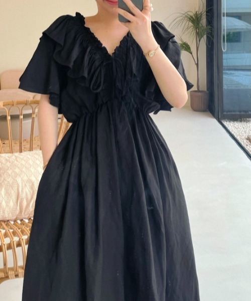 Aelina(エリナ)の「デザインVネックフリルロングワンピース(ワンピース・レディース・ブルー/グリーン/ブラック・F)」の20枚目の写真