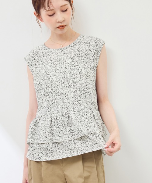 ROPE' PICNIC(ロペピクニック)の「小花柄ティアードゼロスリーブブラウス(シャツ/ブラウス・レディース・ブルー/グレー/ベージュ・38)」の4枚目の写真