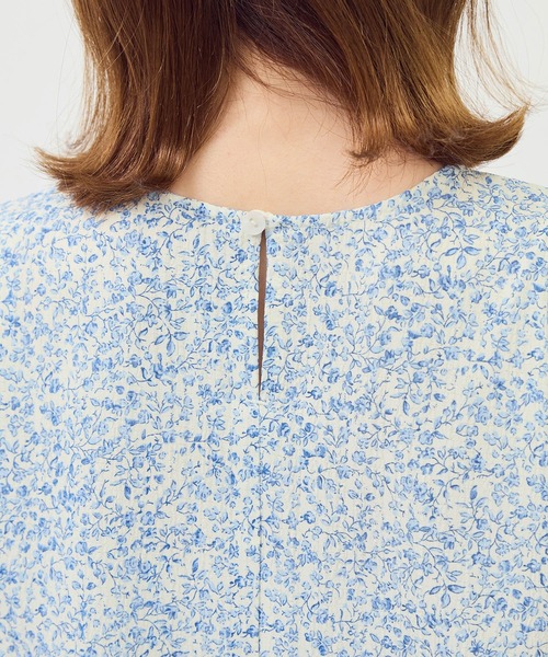 ROPE' PICNIC(ロペピクニック)の「小花柄ティアードゼロスリーブブラウス(シャツ/ブラウス・レディース・ブルー/グレー/ベージュ・38)」の13枚目の写真