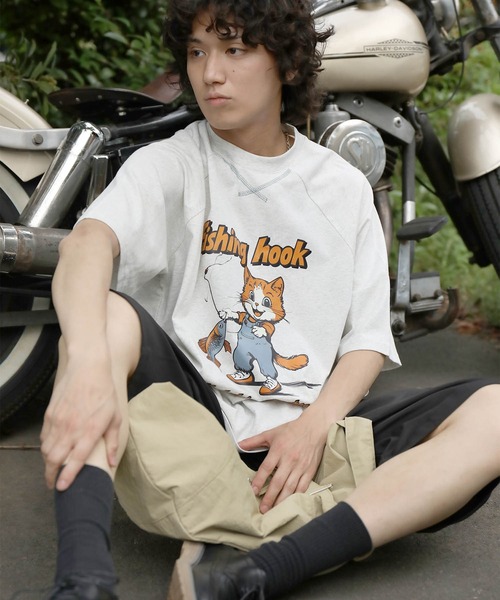 HOOK(フック)の「HOOK -original- アメリカンカートゥーン釣り猫プリントラグランスリーブTEE (SS)(Tシャツ/カットソー・メンズ・ホワイト/ライトグレー・MEDIUM/LARGE/X-LARGE)」の2枚目の写真