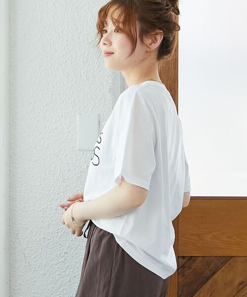 le.coeur blanc(ルクールブラン)の「《手洗い可能》Les Grands BoulevardsロゴTシャツ(Tシャツ/カットソー・レディース・オフホワイト/ベージュ/ダークグレー・38)」の9枚目の写真
