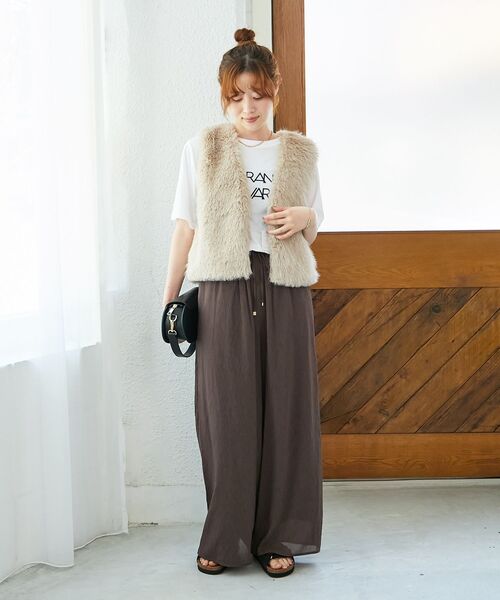 le.coeur blanc(ルクールブラン)の「《手洗い可能》Les Grands BoulevardsロゴTシャツ(Tシャツ/カットソー・レディース・オフホワイト/ベージュ/ダークグレー・38)」の14枚目の写真