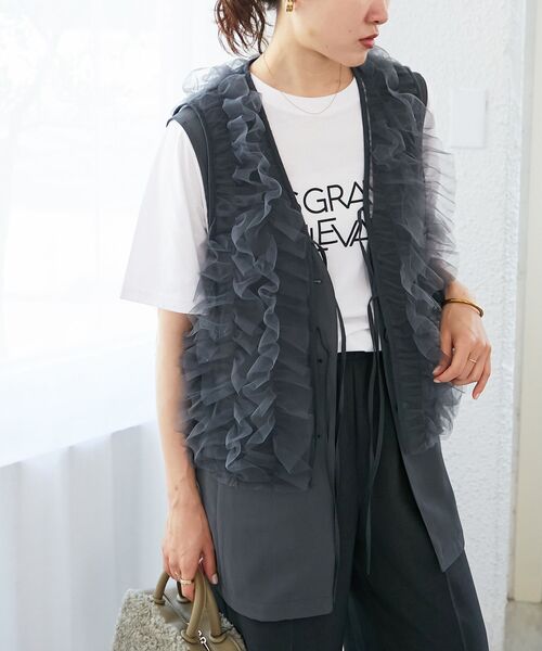 le.coeur blanc(ルクールブラン)の「《手洗い可能》Les Grands BoulevardsロゴTシャツ(Tシャツ/カットソー・レディース・オフホワイト/ベージュ/ダークグレー・38)」の19枚目の写真