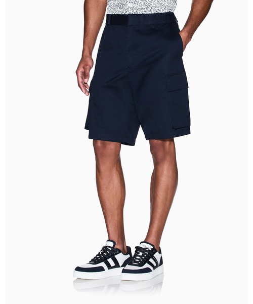 ARMANI EXCHANGE（アルマーニエクスチェンジ）の「【A|X アルマーニ エクスチェンジ】コットンツイル カーゴハーフパンツ（EC限定カラー含）（その他パンツ・メンズ・ダークネイビー・28inch/29inch/30inch/31inch/32inch/33inch/36inch/38inch/34inch）」の4枚目の写真