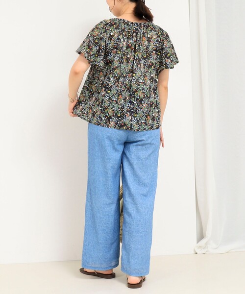 MICO COULIER(ミコクリエ)の「マルチカラーフラワープリントブラウス(シャツ/ブラウス・レディース・ブラック系その他/ブルー系その他・38)」の15枚目の写真