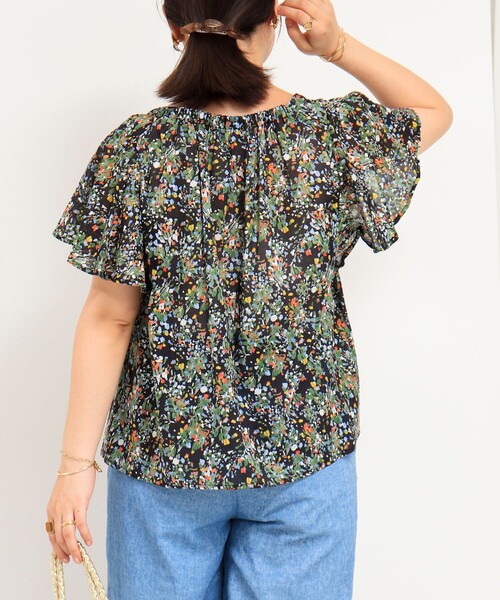 MICO COULIER(ミコクリエ)の「マルチカラーフラワープリントブラウス(シャツ/ブラウス・レディース・ブラック系その他/ブルー系その他・38)」の17枚目の写真