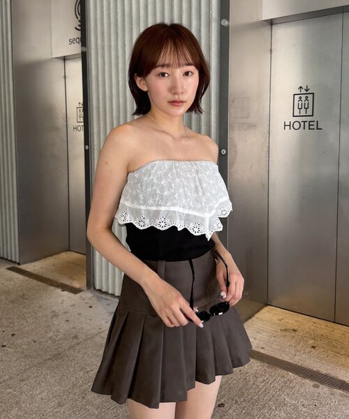 mline（エムライン）の「[mline]レースレイヤード バンドゥ（Tシャツ/カットソー・レディース・ブラック/オフホワイト・FREE）」の2枚目の写真