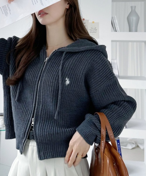 U.S. POLO ASSN.（ユーエスポロアッスン）の「【Ada.別注 U.S. POLO ASSN】ショート丈 ダブルジップ ニット パーカー（パーカー・レディース・ライトグレー/ネイビー/アイボリー/ダークブラウン/チャコール/ブラック/ピンク・M）」の4枚目の写真