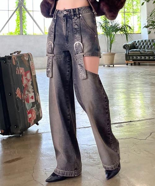 SPIRALGIRL（スパイラルガール）の「ベルトデザインサイドカットデニム（デニムパンツ・レディース・ブルー/ブラック・SMALL/MEDIUM）」の13枚目の写真