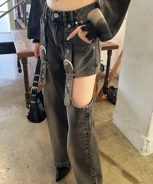 SPIRALGIRL（スパイラルガール）の「ベルトデザインサイドカットデニム（デニムパンツ・レディース・ブルー/ブラック・SMALL/MEDIUM）」の9枚目の写真