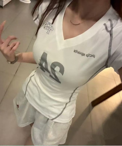 AsheKsha（アシクシャ）の「【新作】Vネックシンプルスポーツショートスリーブ（Tシャツ/カットソー・レディース・ホワイト・M）」の7枚目の写真
