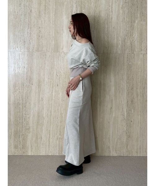 LAGUNAMOON（ラグナムーン）の「ラメスウェットナロースカート（スカート・レディース・ベージュ/ライトグレー・SMALL/MEDIUM）」の8枚目の写真