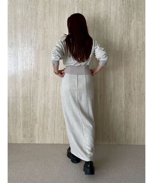LAGUNAMOON（ラグナムーン）の「ラメスウェットナロースカート（スカート・レディース・ベージュ/ライトグレー・SMALL/MEDIUM）」の9枚目の写真