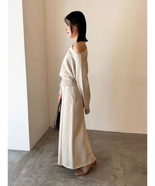 LAGUNAMOON（ラグナムーン）の「ラメスウェットナロースカート（スカート・レディース・ベージュ/ライトグレー・SMALL/MEDIUM）」の13枚目の写真