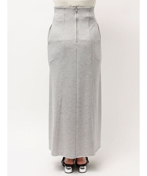 LAGUNAMOON（ラグナムーン）の「ラメスウェットナロースカート（スカート・レディース・ベージュ/ライトグレー・SMALL/MEDIUM）」の16枚目の写真