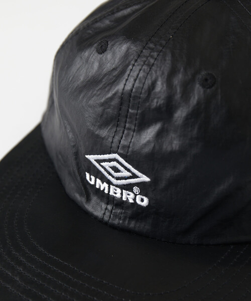 UMBRO(アンブロ)の「UMBRO/アンブロ 【新色追加】SP Coating Nylon Flat Visor 6Panel Cap/別注 コーティングナイロン フラットバイザー 6パネルキャップ(キャップ・メンズ・ワインレッド/チャコールグレー/ブラック/ホワイト/サンドベージュ・ONE SIZE)」の6枚目の写真