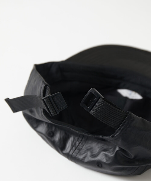 UMBRO(アンブロ)の「UMBRO/アンブロ 【新色追加】SP Coating Nylon Flat Visor 6Panel Cap/別注 コーティングナイロン フラットバイザー 6パネルキャップ(キャップ・メンズ・ワインレッド/チャコールグレー/ブラック/ホワイト/サンドベージュ・ONE SIZE)」の8枚目の写真