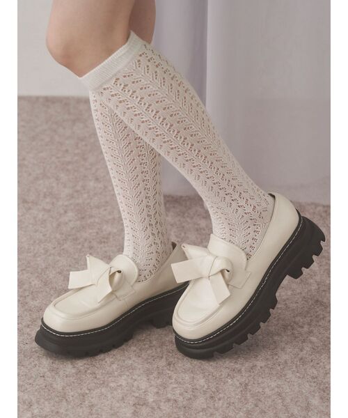 merry jenny（メリージェニー）の「ribbonプラットフォームローファー（ローファー・レディース・ブラック/アイボリー/ボルドー・LARGE/MEDIUM）」の2枚目の写真