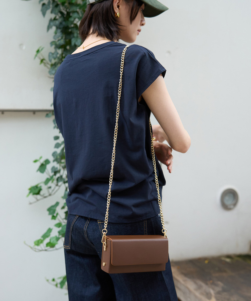 AULENTTI（オウレンティ）の「【AULENTTI/オウレンティ】スクエアチェーンポシェット（ショルダーバッグ・レディース・ブラック/ブラウン・フリー）」の4枚目の写真