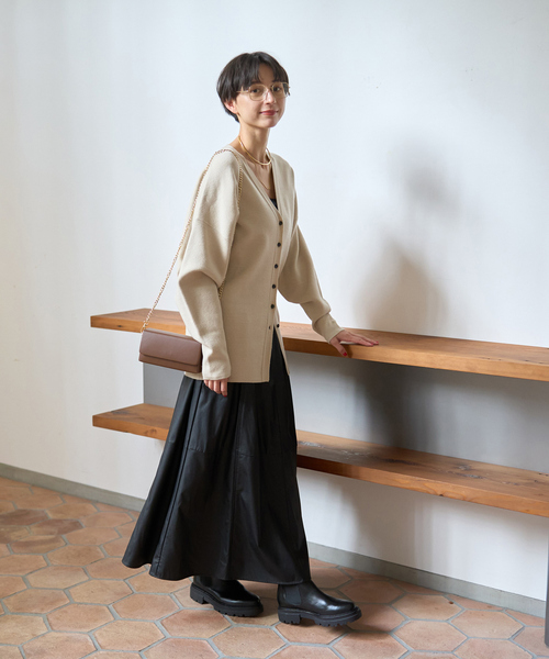 AULENTTI（オウレンティ）の「【AULENTTI/オウレンティ】スクエアチェーンポシェット（ショルダーバッグ・レディース・ブラック/ブラウン・フリー）」の21枚目の写真