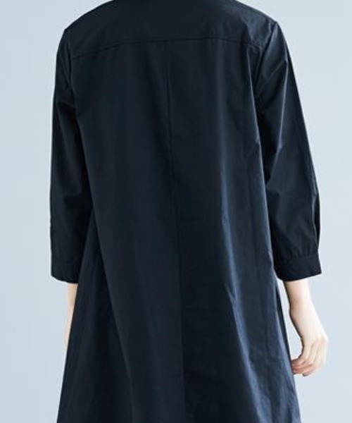 cammie(キャミー)の「オーバーサイズロングシャツ(シャツ/ブラウス・レディース・ホワイト/ブラック・MEDIUM/LARGE)」の8枚目の写真