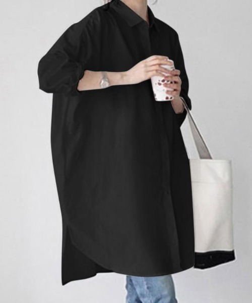 cammie(キャミー)の「オーバーサイズロングシャツ(シャツ/ブラウス・レディース・ホワイト/ブラック・MEDIUM/LARGE)」の12枚目の写真