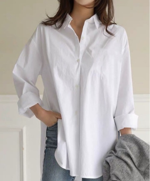 cammie(キャミー)の「オーバーサイズロングシャツ(シャツ/ブラウス・レディース・ホワイト/ブラック・MEDIUM/LARGE)」の9枚目の写真