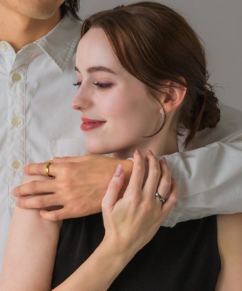 muku(ムク)の「〈GENDERLESS〉RING/TWIST(リング・レディース・ゴールド・15 /13)」の1枚目の写真