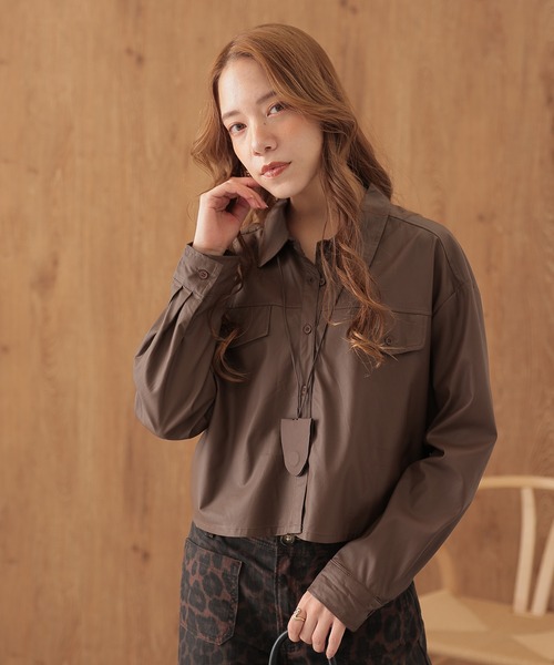 SUWDEE(スーディー)の「military cropped shirt jacket(ノーカラージャケット・レディース・ブラック/グレイッシュベージュ/ブラウン/グレー・FREE)」の3枚目の写真