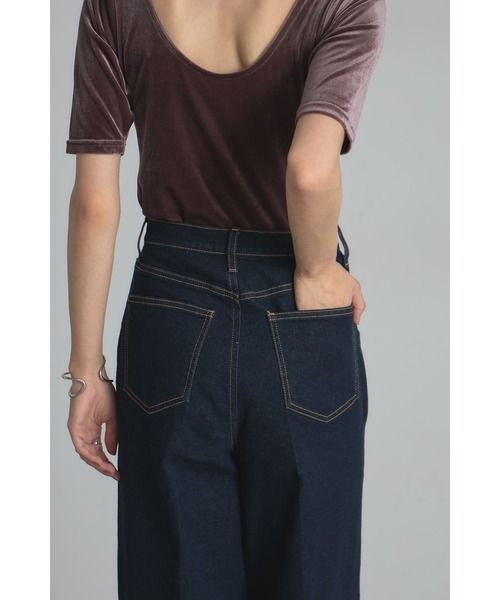 &. NOSTALGIA(アンドドットノスタルジア)の「ロールアップデニム(デニムパンツ・レディース・インディゴブルー/ライトブルー・S/M)」の8枚目の写真