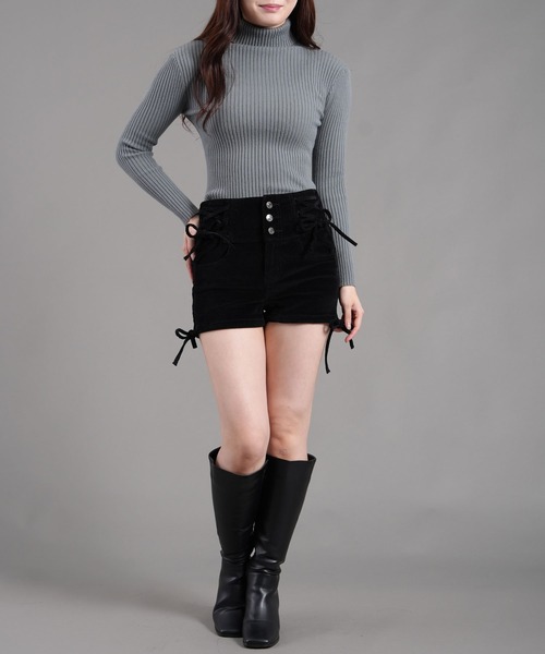 .WORKS(ドットワークス)の「ダブルレースアップショートパンツ ストレッチコーデュロイ(その他パンツ・レディース・ブラック/ダークパープル/ブラウン/キナリ・61/64)」の2枚目の写真