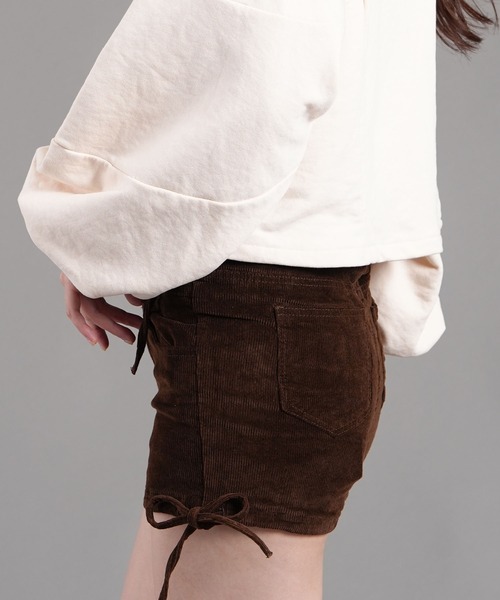 .WORKS(ドットワークス)の「ダブルレースアップショートパンツ ストレッチコーデュロイ(その他パンツ・レディース・ブラック/ダークパープル/ブラウン/キナリ・61/64)」の5枚目の写真