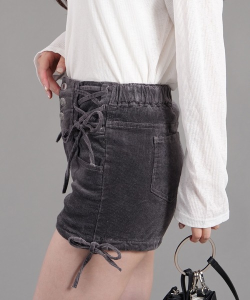 .WORKS(ドットワークス)の「ダブルレースアップショートパンツ ストレッチコーデュロイ(その他パンツ・レディース・ブラック/ダークパープル/ブラウン/キナリ・61/64)」の19枚目の写真