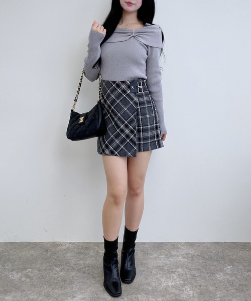 INGNI(イング)の「オフショルリボンビジューパーツリブニット(ニット/セーター・レディース・ボルドー/ブラック/オフホワイト/グレー・M)」の19枚目の写真