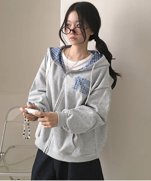 gossip!ロサンゼルス(ゴシップロサンゼルス)の「着回し力バツグン!ゆるっとラフな万能 フルジップ チェックバイカラールーズフィットクロップドパーカー羽織 UV対策 冷房対策Y2K(パーカー・レディース・ブラック/ライトグレー/グレー/ネイビー/ライトブルー/ベージュ・M)」の3枚目の写真