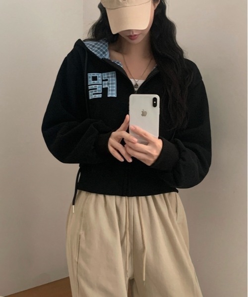 gossip!ロサンゼルス(ゴシップロサンゼルス)の「着回し力バツグン!ゆるっとラフな万能 フルジップ チェックバイカラールーズフィットクロップドパーカー羽織 UV対策 冷房対策Y2K(パーカー・レディース・ブラック/ライトグレー/グレー/ネイビー/ライトブルー/ベージュ・M)」の2枚目の写真