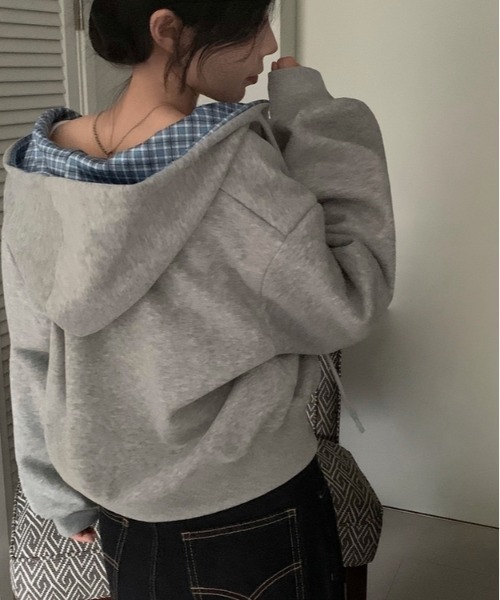 gossip!ロサンゼルス(ゴシップロサンゼルス)の「着回し力バツグン!ゆるっとラフな万能 フルジップ チェックバイカラールーズフィットクロップドパーカー羽織 UV対策 冷房対策Y2K(パーカー・レディース・ブラック/ライトグレー/グレー/ネイビー/ライトブルー/ベージュ・M)」の11枚目の写真