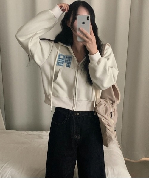 gossip!ロサンゼルス(ゴシップロサンゼルス)の「着回し力バツグン!ゆるっとラフな万能 フルジップ チェックバイカラールーズフィットクロップドパーカー羽織 UV対策 冷房対策Y2K(パーカー・レディース・ブラック/ライトグレー/グレー/ネイビー/ライトブルー/ベージュ・M)」の12枚目の写真