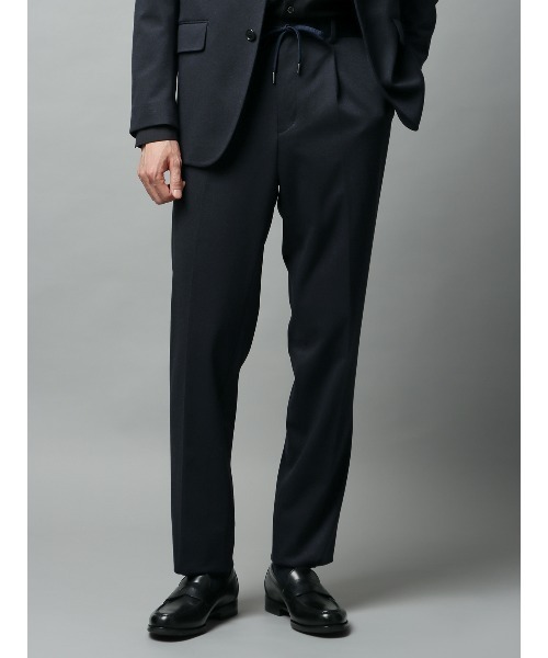 SUIT SQUARE(スーツスクエア)の「タックテーパードパンツ ウォッシャブル ストレッチ ポンチツイル 無地(スラックス・メンズ・カーキ系/ネイビー系/グレー系・3L/LL/L/M/S/SS)」の3枚目の写真