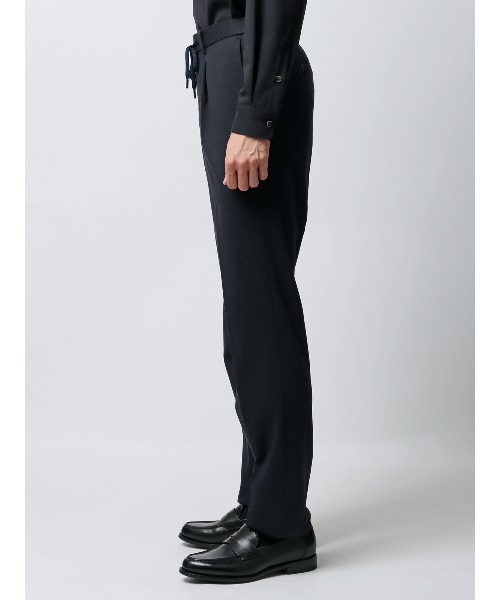 SUIT SQUARE(スーツスクエア)の「タックテーパードパンツ ウォッシャブル ストレッチ ポンチツイル 無地(スラックス・メンズ・カーキ系/ネイビー系/グレー系・3L/LL/L/M/S/SS)」の9枚目の写真
