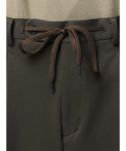 SUIT SQUARE(スーツスクエア)の「タックテーパードパンツ ウォッシャブル ストレッチ ポンチツイル 無地(スラックス・メンズ・カーキ系/ネイビー系/グレー系・3L/LL/L/M/S/SS)」の21枚目の写真