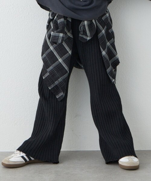 CIAOPANIC TYPY（チャオパニックティピー）の「【KIDS】【ジュニアサイズあり】【楽ちん・ウォッシャブル】リブニット微フレアパンツ（その他パンツ・キッズ・ブラック/ブラウン・X-LARGE/LARGE/MEDIUM/SMALL/XX-LARGE）」の2枚目の写真