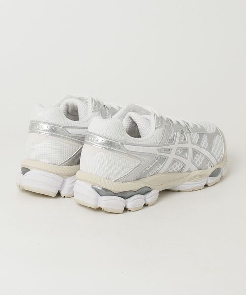 ASICS（アシックス）の「GEL-CUMULUS 16 / ゲルキュムラス 16（スニーカー・メンズ・ホワイト×シルバー・25.5/29/24/23.5/25/28.5/26/23/24.5/27.5/28/26.5/27）」の12枚目の写真