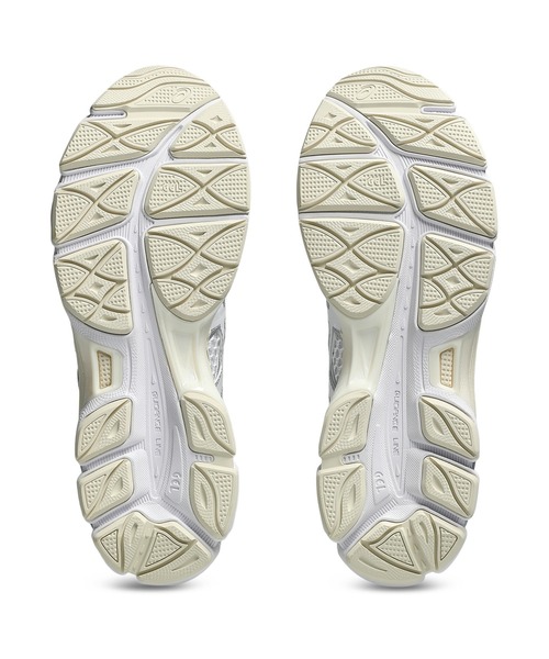 ASICS（アシックス）の「GEL-CUMULUS 16 / ゲルキュムラス 16（スニーカー・メンズ・ホワイト×シルバー・25.5/29/24/23.5/25/28.5/26/23/24.5/27.5/28/26.5/27）」の9枚目の写真