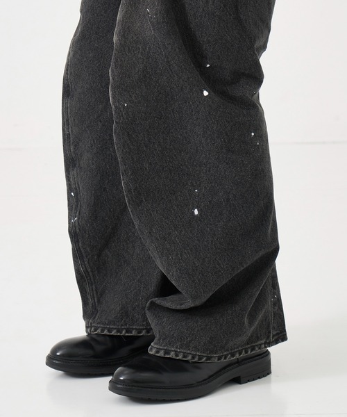 NVRFRGT（ネヴァーフォーゲット）の「別注 TWISTED CURVED LEG JEANS（デニムパンツ・メンズ・インディゴブルー/ブラック・1/2）」の13枚目の写真