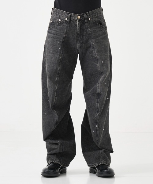 NVRFRGT（ネヴァーフォーゲット）の「別注 TWISTED CURVED LEG JEANS（デニムパンツ・メンズ・インディゴブルー/ブラック・1/2）」の7枚目の写真