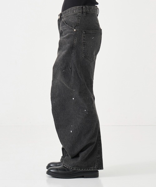 NVRFRGT（ネヴァーフォーゲット）の「別注 TWISTED CURVED LEG JEANS（デニムパンツ・メンズ・インディゴブルー/ブラック・1/2）」の8枚目の写真