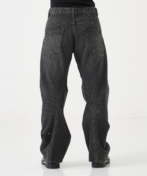 NVRFRGT（ネヴァーフォーゲット）の「別注 TWISTED CURVED LEG JEANS（デニムパンツ・メンズ・インディゴブルー/ブラック・1/2）」の9枚目の写真