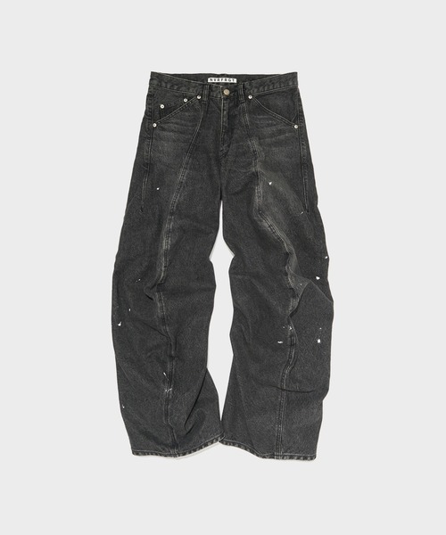 NVRFRGT（ネヴァーフォーゲット）の「別注 TWISTED CURVED LEG JEANS（デニムパンツ・メンズ・インディゴブルー/ブラック・1/2）」の14枚目の写真